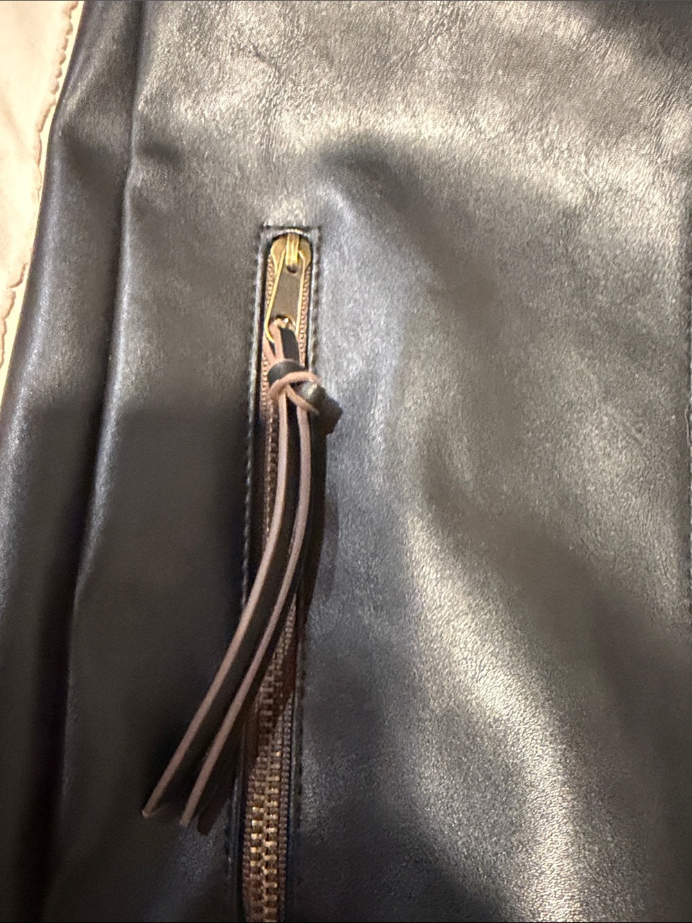 Sleek Black Leather Shoulder Hobo Bag - Picture 2 of 10